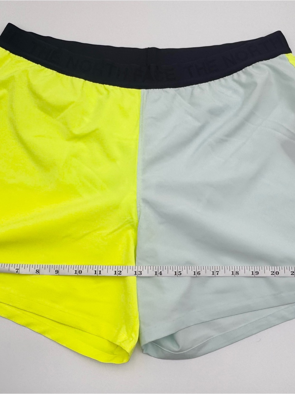 The North Face Wander Shorts Womens Large Colorblock Neon Running Athletic NWT - Picture 8 of 12